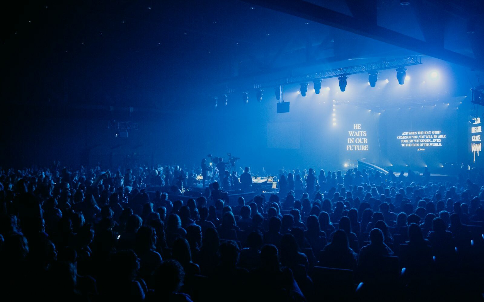 LED Screen & Staging