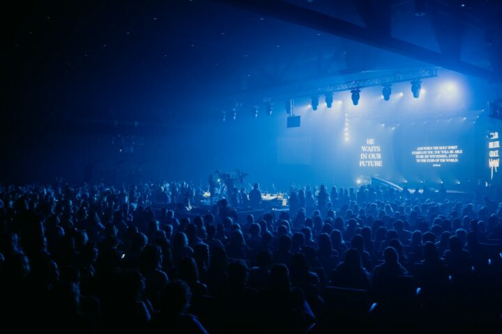 LED Screen & Staging