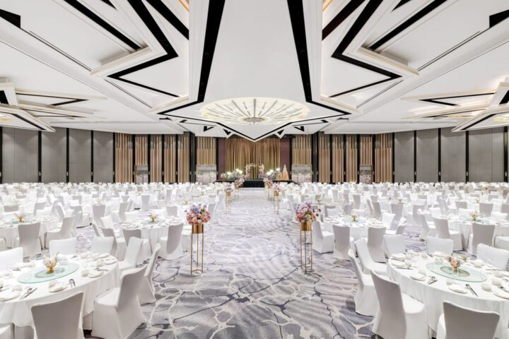 Fairmont Singapore and Swissôtel The Stamford